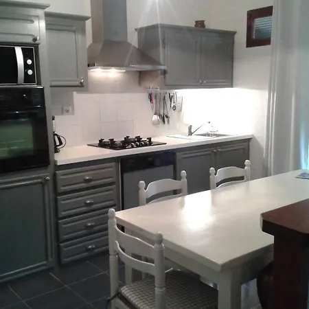Spacieux A Deux Pas Du Centre Apartment *